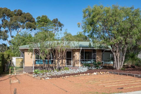 Apples - Accommodation Redcliffe 0
