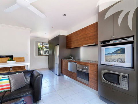 Aqua Apartment 1 - Accommodation Redcliffe 2