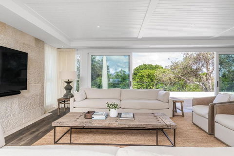 Aquarium 3 Bedroom - Accommodation Redcliffe 2