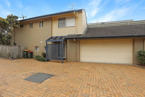 Aquarius Townhouse - Accommodation Redcliffe 4