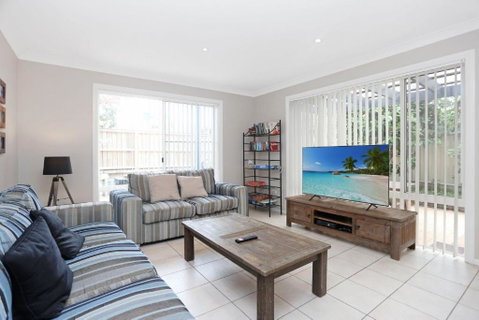 Aquarius Townhouse - Accommodation Redcliffe 1