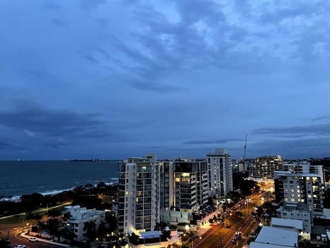 Aquavista Penthouse - Stunning 180 Views - Accommodation Redcliffe 2