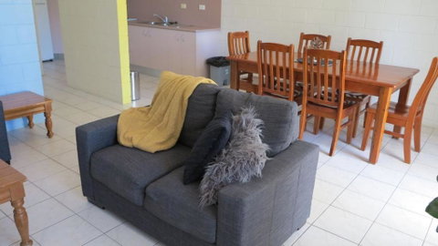 Arcadia Beach Unit 4 - Accommodation Redcliffe 3
