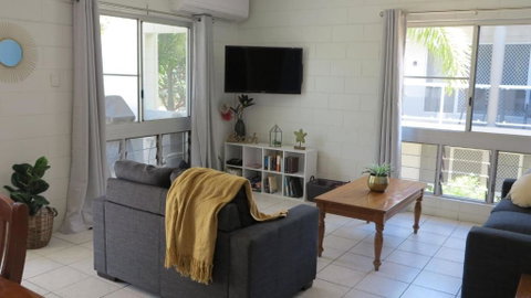 Arcadia Beach Unit 4 - Accommodation Redcliffe 1