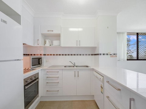 Aries Unit 16 - Accommodation Redcliffe 3