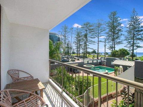 Aries Unit 5 - Accommodation Redcliffe 3