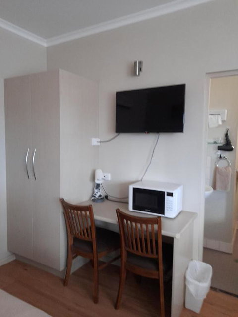 Aromet Motor Inn - Accommodation Redcliffe 2