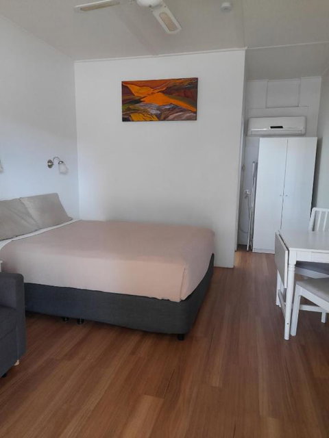 Aromet Motor Inn - Accommodation Redcliffe 0
