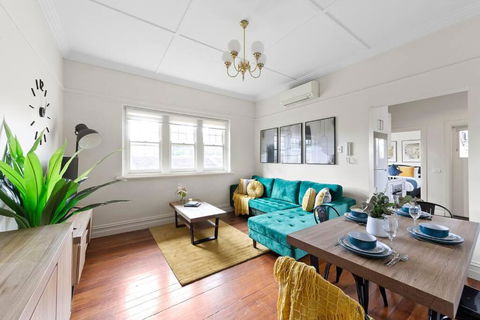 Art Deco Hideaway - St Kilda - Accommodation Redcliffe 0