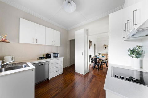 Art Deco Hideaway - St Kilda - Accommodation Redcliffe 3