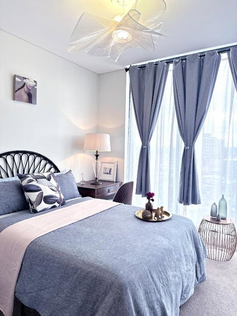 Artistic Sunroom In Granville - Accommodation Redcliffe 0