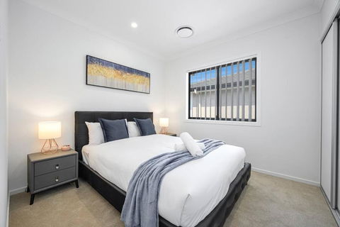 Austral Mordern House 10ppl - Accommodation Redcliffe 2