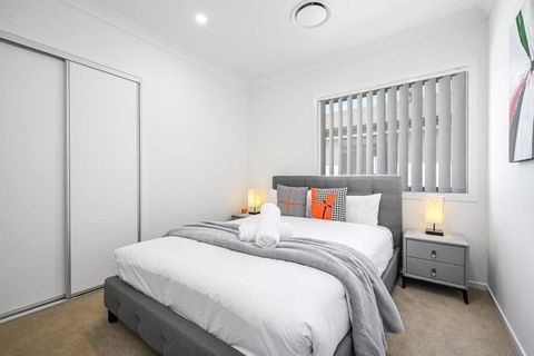 Austral Mordern House 10ppl - Accommodation Redcliffe 4