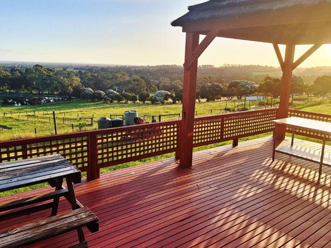 Auyea Farm 3BR Entire House - 7 Mins To Gumbuya World - Accommodation Redcliffe 0