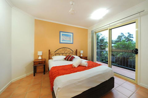 At Beach Court Holiday Villas - Accommodation Redcliffe 2