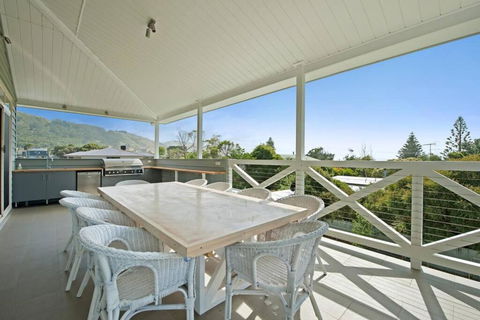 Apollo Bay Oceanview Mountain Retreat, Pet Friendly, EV Station, Fireplace - Accommodation Redcliffe 0
