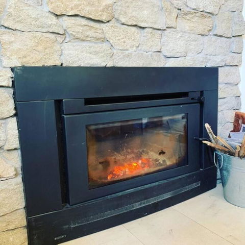 Apollo Bay Oceanview Mountain Retreat, Pet Friendly, EV Station, Fireplace - Accommodation Redcliffe 4