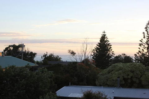 Apollo Bay Oceanview Mountain Retreat, Pet Friendly, EV Station, Fireplace - Accommodation Redcliffe 1