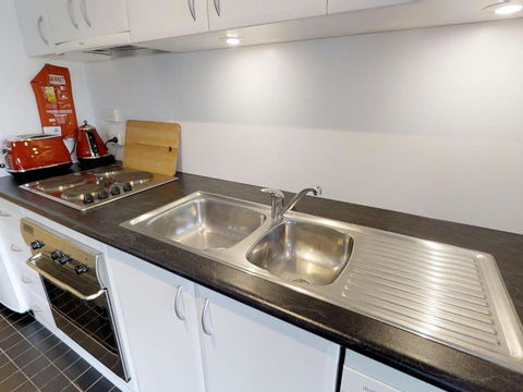 Apartment 4 - Accommodation Redcliffe 2