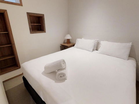 Apartment 4 - Accommodation Redcliffe 3