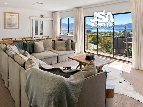 Avalon - Accommodation Redcliffe 0