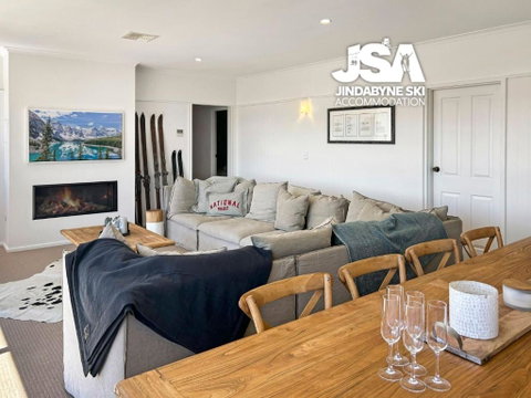 Avalon - Accommodation Redcliffe 1