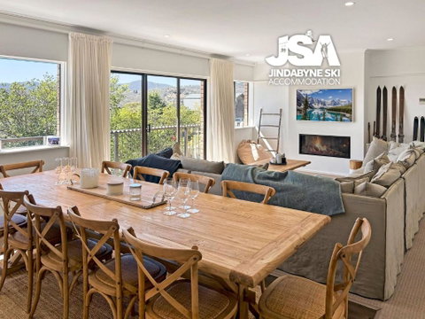 Avalon - Accommodation Redcliffe 2
