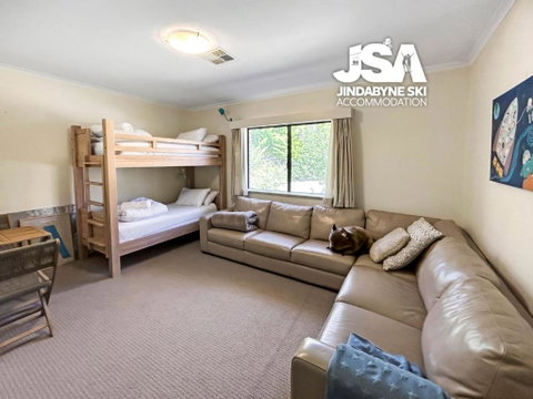 Avalon - Accommodation Redcliffe 4