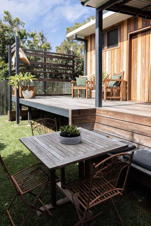 Back Beach Villa - Accommodation Redcliffe 2
