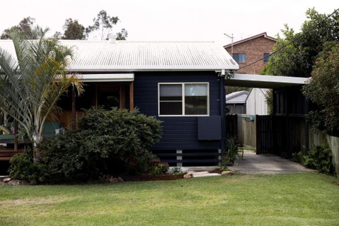 Back Beach Villa - Accommodation Redcliffe 4