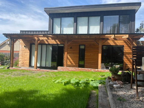 BALMORAL VILLA - Accommodation Redcliffe 1