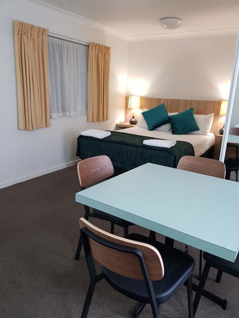 Southport Motel & Apartments - Accommodation Redcliffe 5