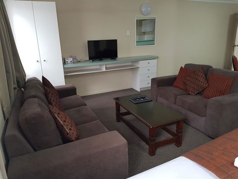 Southport Motel & Apartments - Accommodation Redcliffe 9
