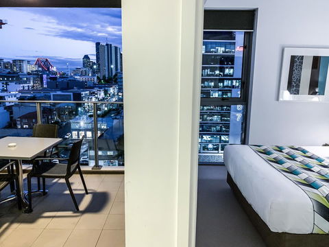M&A Apartments - Accommodation Redcliffe 23
