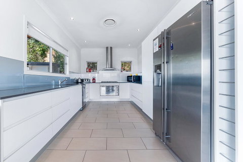 Viewpoint Holiday Home - Cannonvale - Accommodation Redcliffe 6