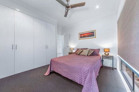Viewpoint Holiday Home - Cannonvale - Accommodation Redcliffe 11