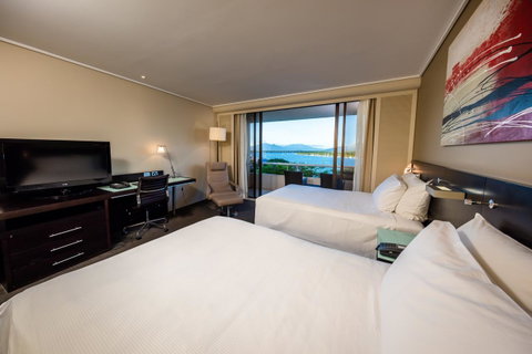 Hilton Cairns - Accommodation Redcliffe 6