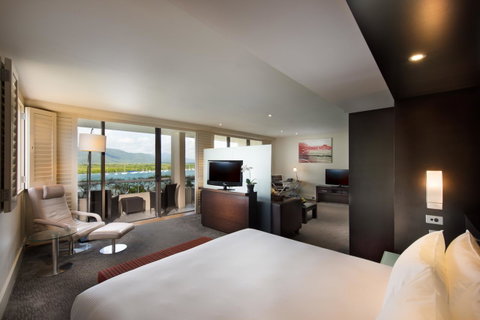 Hilton Cairns - Accommodation Redcliffe 15