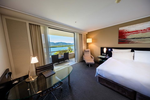 Hilton Cairns - Accommodation Redcliffe 3