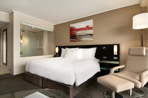 Hilton Cairns - Accommodation Redcliffe 34