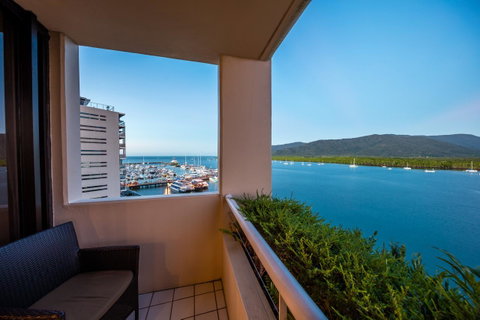 Hilton Cairns - Accommodation Redcliffe 30