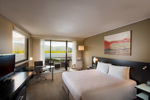 Hilton Cairns - Accommodation Redcliffe 7
