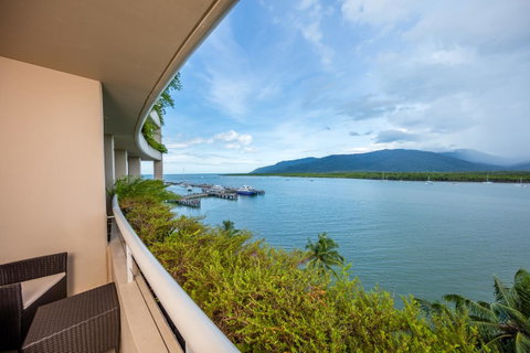 Hilton Cairns - Accommodation Redcliffe 5