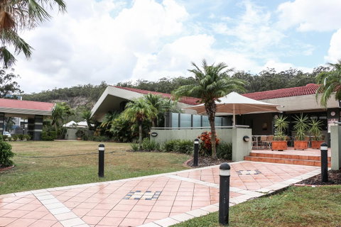 Salisbury Hotel Motel - Accommodation Redcliffe 0