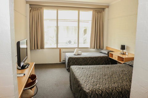 Salisbury Hotel Motel - Accommodation Redcliffe 11