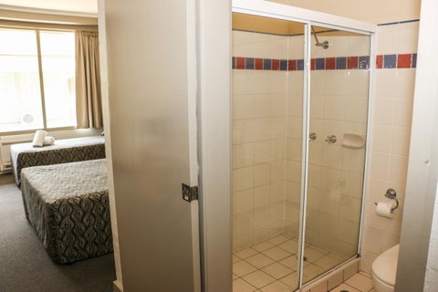 Salisbury Hotel Motel - Accommodation Redcliffe 13
