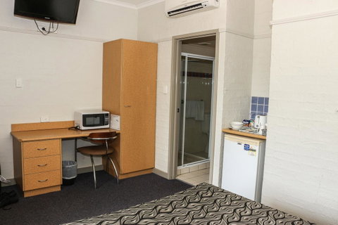 Salisbury Hotel Motel - Accommodation Redcliffe 18