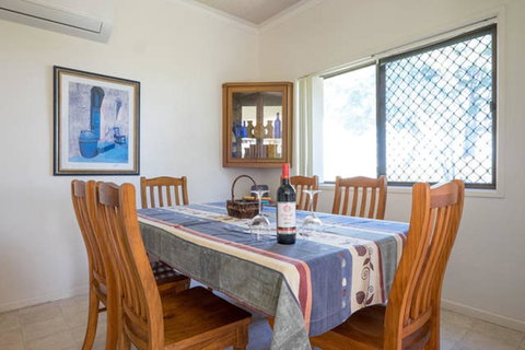 Keith\'s Place, 1 Of The 3 Most Popular Units On Bribie - Accommodation Redcliffe 13