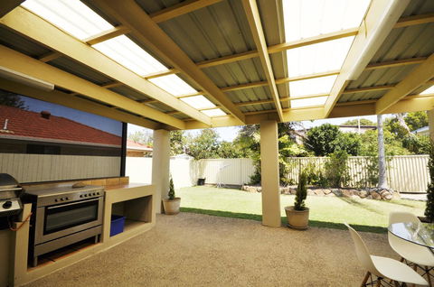 Ocean Wave - Accommodation Redcliffe 17