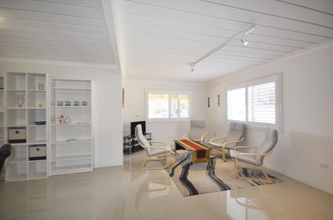 Ocean Wave - Accommodation Redcliffe 9